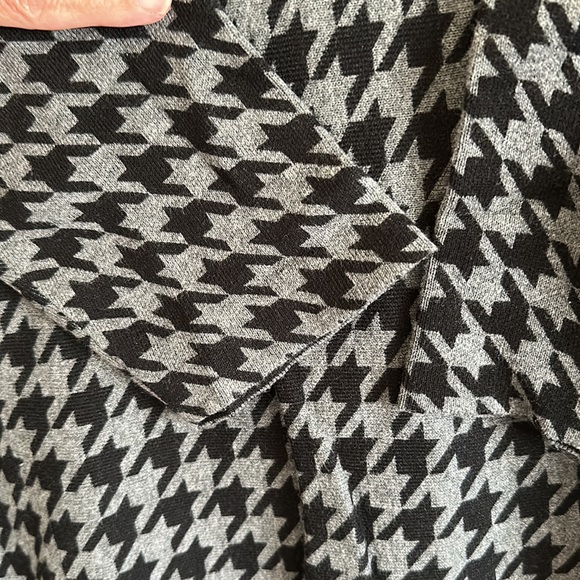 🩶 NEW. NWOT. Chicos Herringbone print sweater. US size Large/Chicos size 2. - Picture 6 of 8